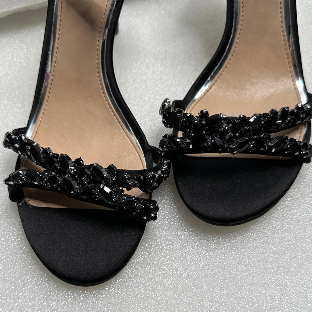 Jewel badgley mischka Elegant Black Beaded Women's Sandals size 7.5